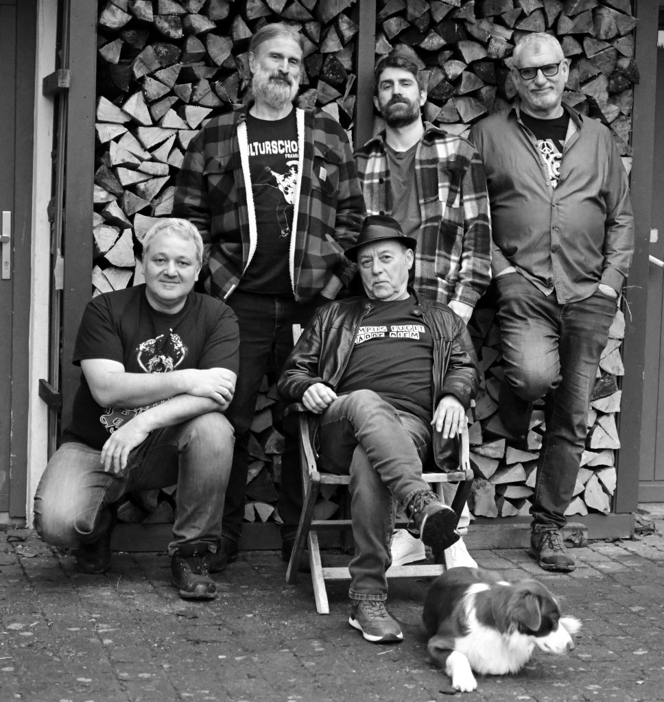 die einzelnen Musiker... Die 5 Mitglieder der Motherhouseband